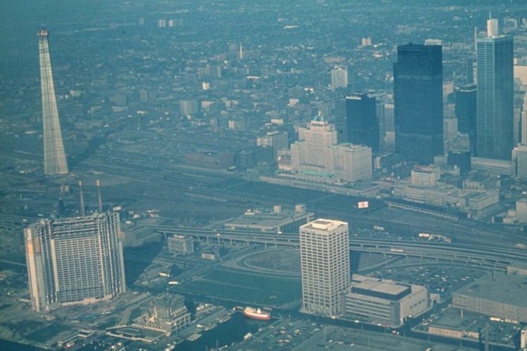 The newly-built Toronto Star building ca. 1974, with the under-construction CN Tower top left, and Ludwig Mies van der Rohe’s Toronto-Dominion Centre top right.